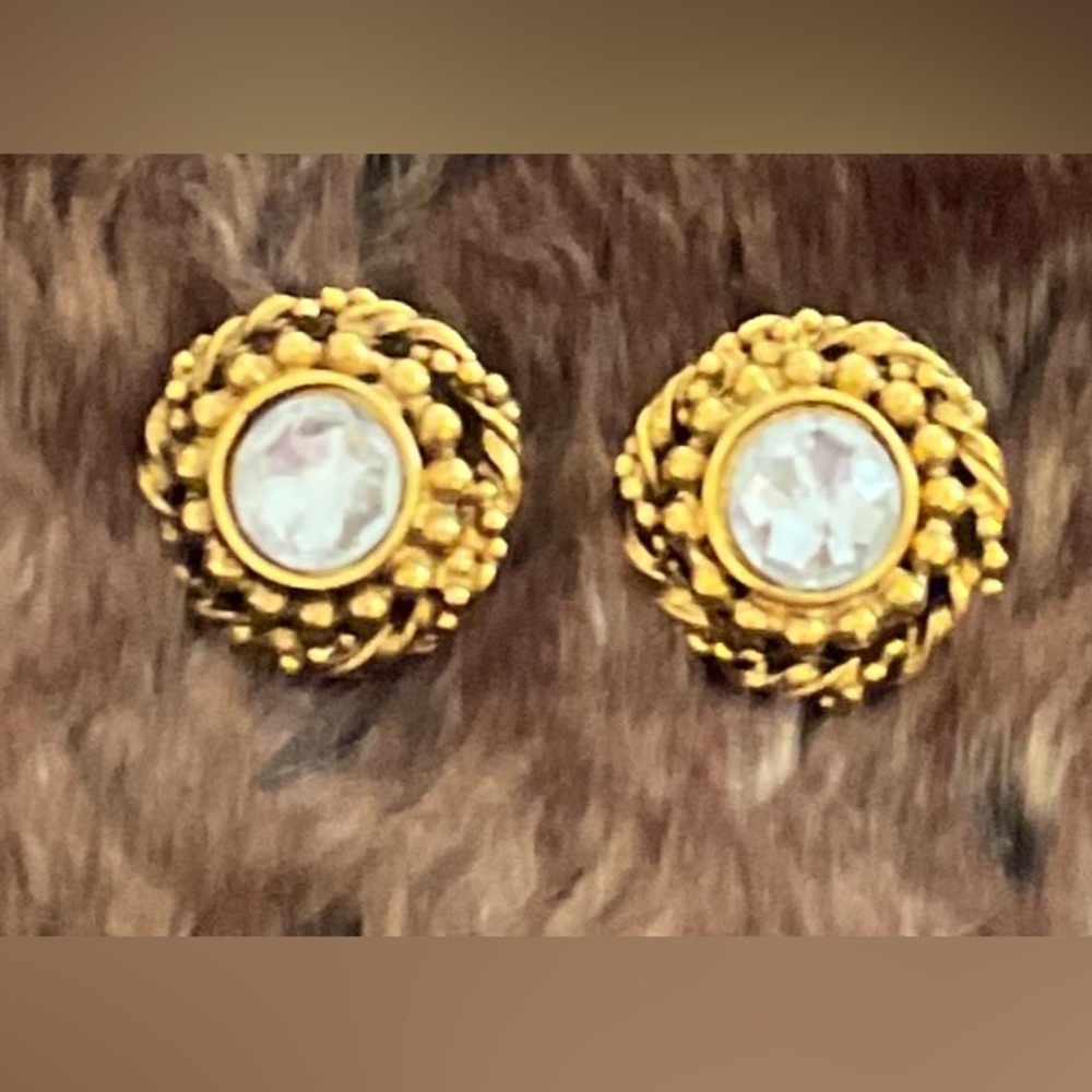 VINTAGE CHANEL CLIP EARRINGS